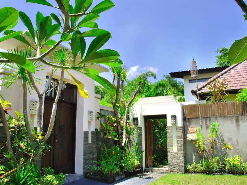 M Two Villas Seminyak Esterno foto