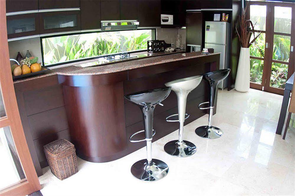 M Two Villas Seminyak Esterno foto