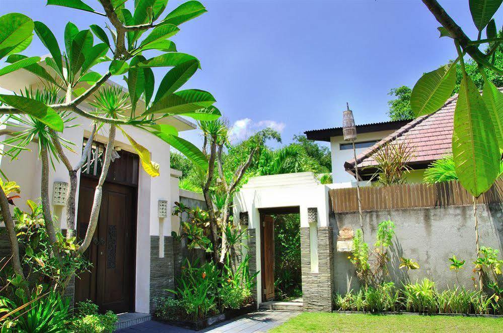 M Two Villas Seminyak Esterno foto
