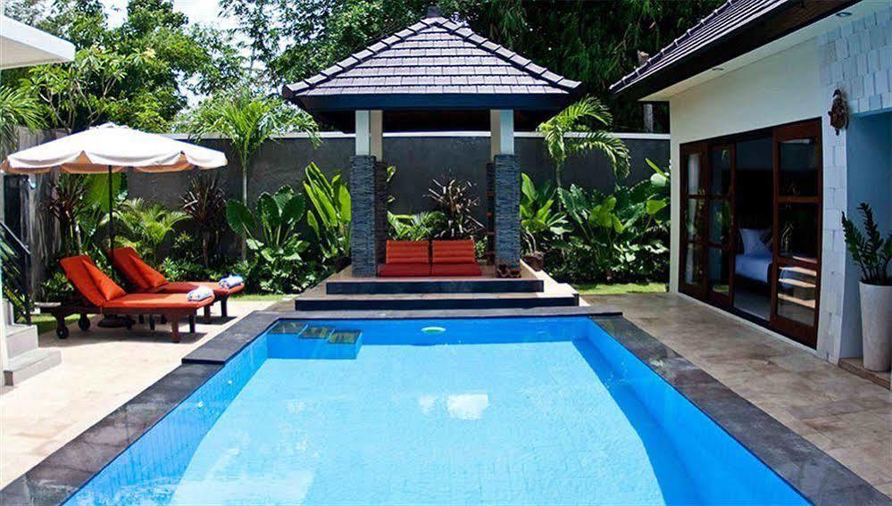 M Two Villas Seminyak Esterno foto
