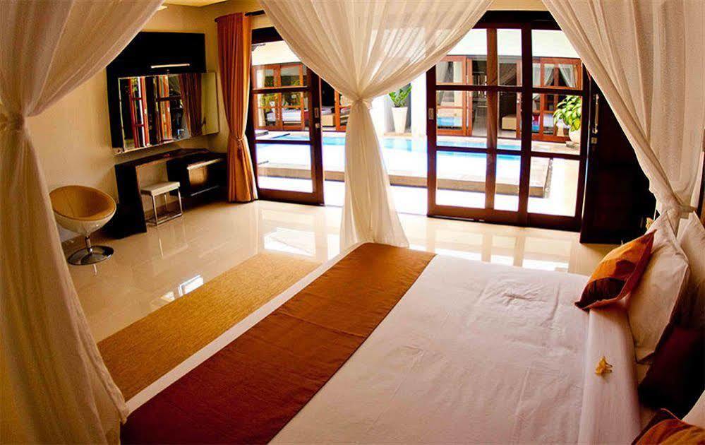 M Two Villas Seminyak Esterno foto