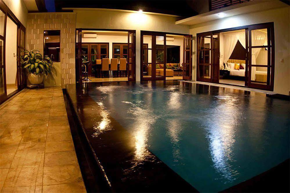 M Two Villas Seminyak Esterno foto